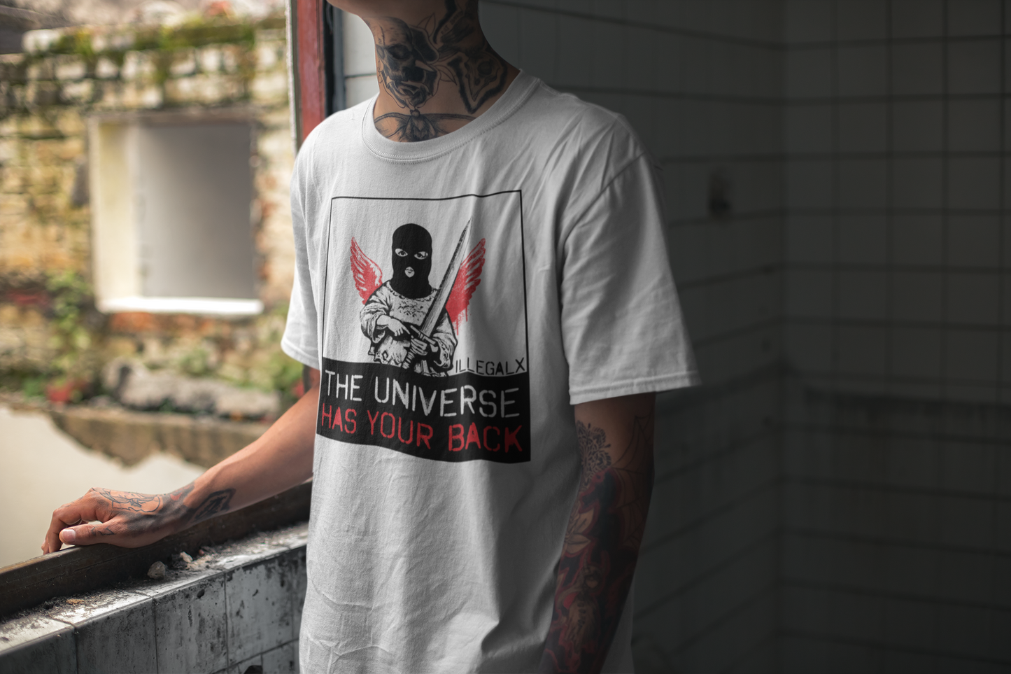 # The universe has your back - Unisex T-Shirt in multiple colors